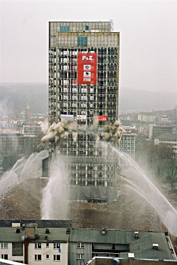10.53 Uhr: Sprengung des Langen Oskars
