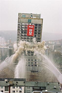 10.53 Uhr: Sprengung des Langen Oskars