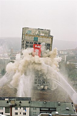 10.53 Uhr: Sprengung des Langen Oskars