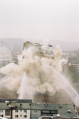 10.53 Uhr: Sprengung des Langen Oskars
