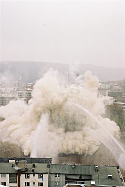 10.53 Uhr: Sprengung des Langen Oskars