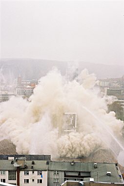 10.53 Uhr: Sprengung des Langen Oskars