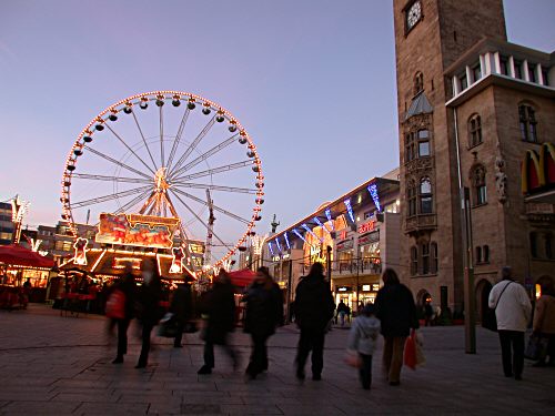 Auf dem Friedrich-Ebert-Platz