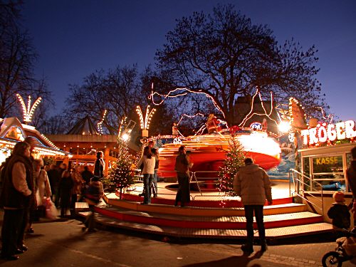 Kinderkarussell im Volkspark