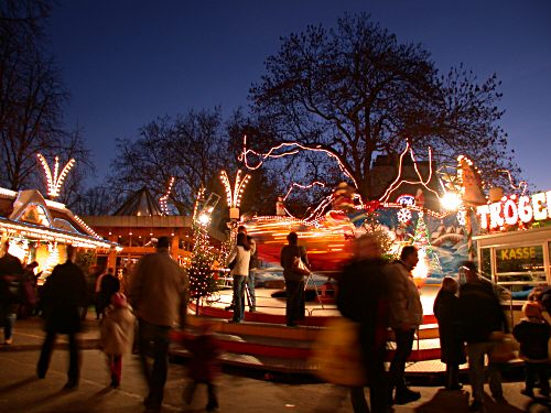 Kinderkarussell im Volkspark