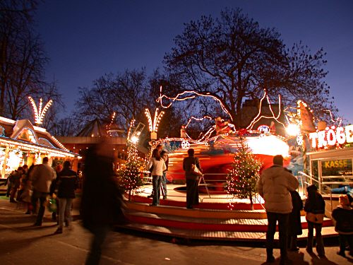 Kinderkarussell im Volkspark