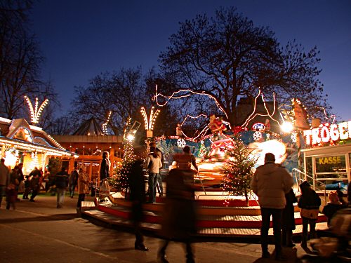 Kinderkarussell im Volkspark