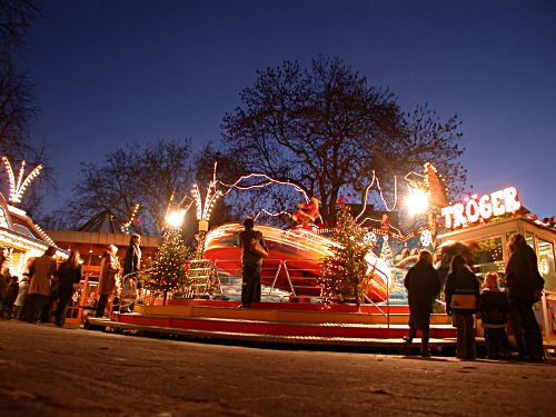 Kinderkarussell im Volkspark