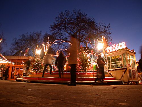 Kinderkarussell im Volkspark